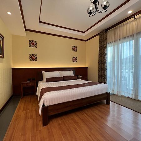 Sunlight Hotel Coron Exterior photo