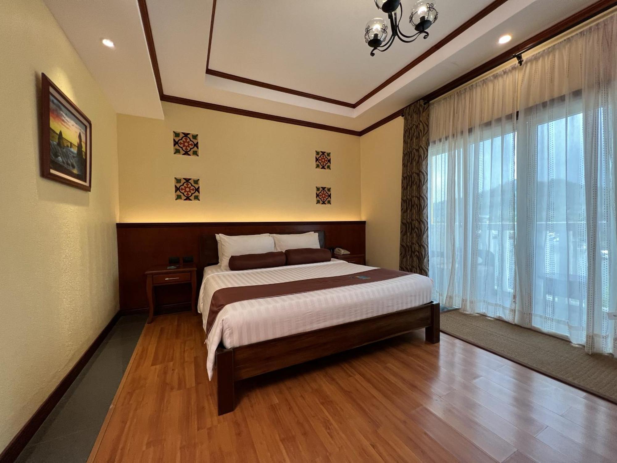 Sunlight Hotel Coron Exterior photo